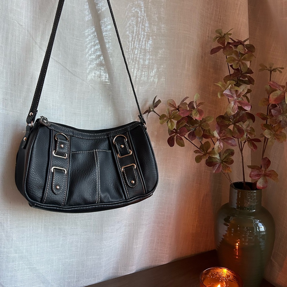 Black leather Y2K buckle bag
